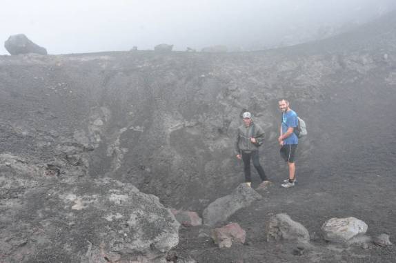 Com o Byron, que nos guiou no vulcão Pacaya, próximo à Antigua, na Guatemala